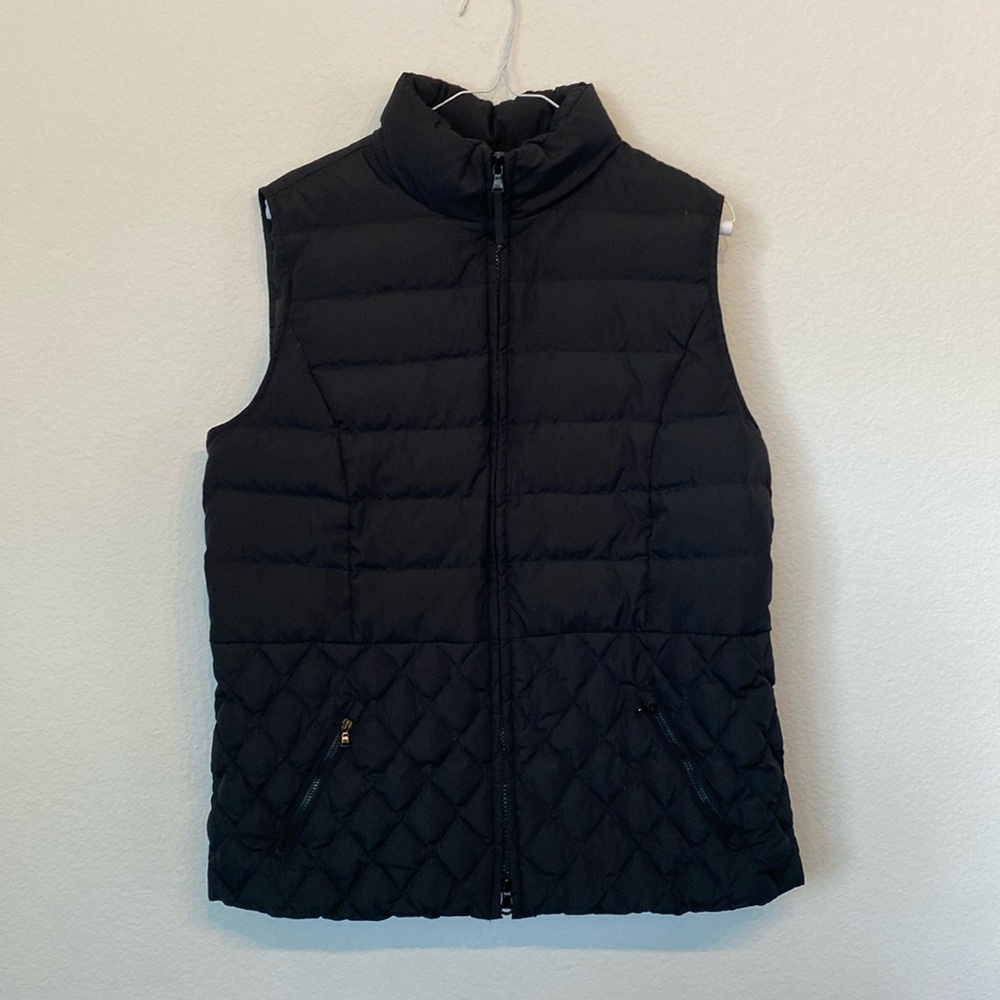 TALBOTS down quilted puffer SIZE M black with waist detail and zippered pockets